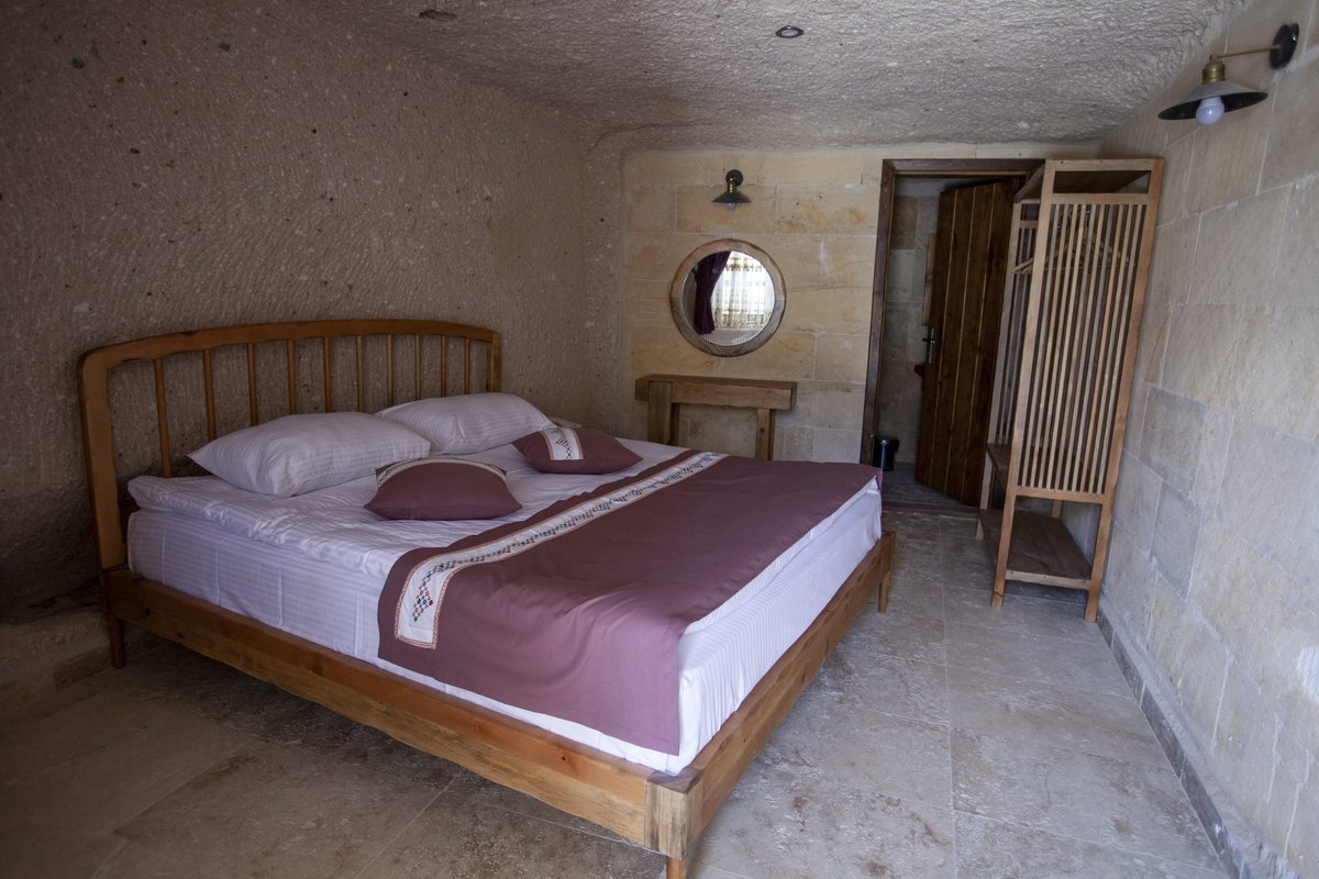 Narcissos Cave Hotel Rooms: Pictures & Reviews - Tripadvisor