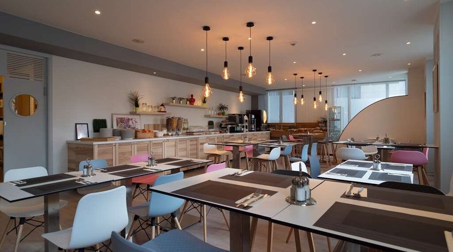 Breakfast room