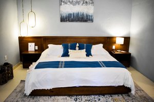 Room & Suite