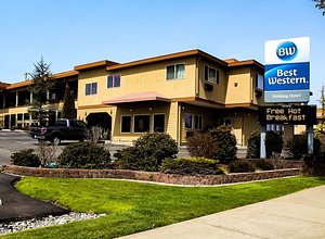 Best Western Holiday Hotel in Coos Bay, image may contain: Hotel, Inn, Neighborhood, City
