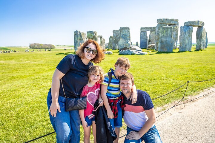 2024 London Stonehenge Inner Circle And Bath Tour With Dinner   Caption 