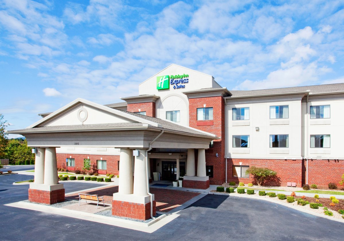 HOLIDAY INN EXPRESS & SUITES ROCKY MOUNT/SMITH MTN LAKE - Updated 2022 ...