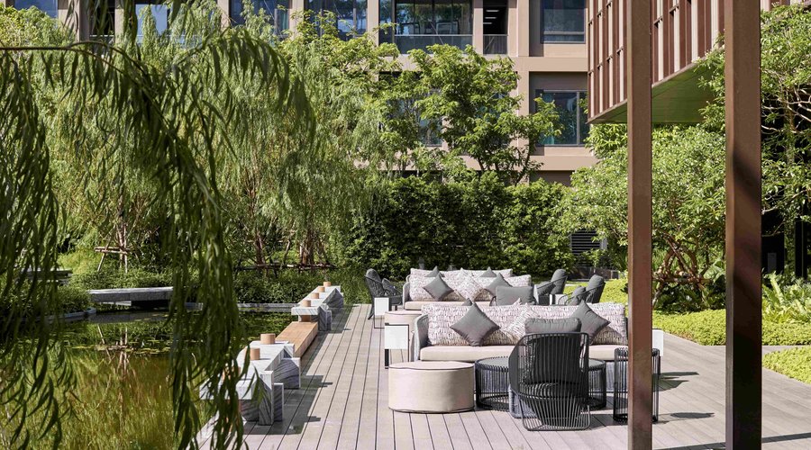 Surrounded by lush greenery and vibrant modernity, the urban retreat rests in Langsuan neighborhood.