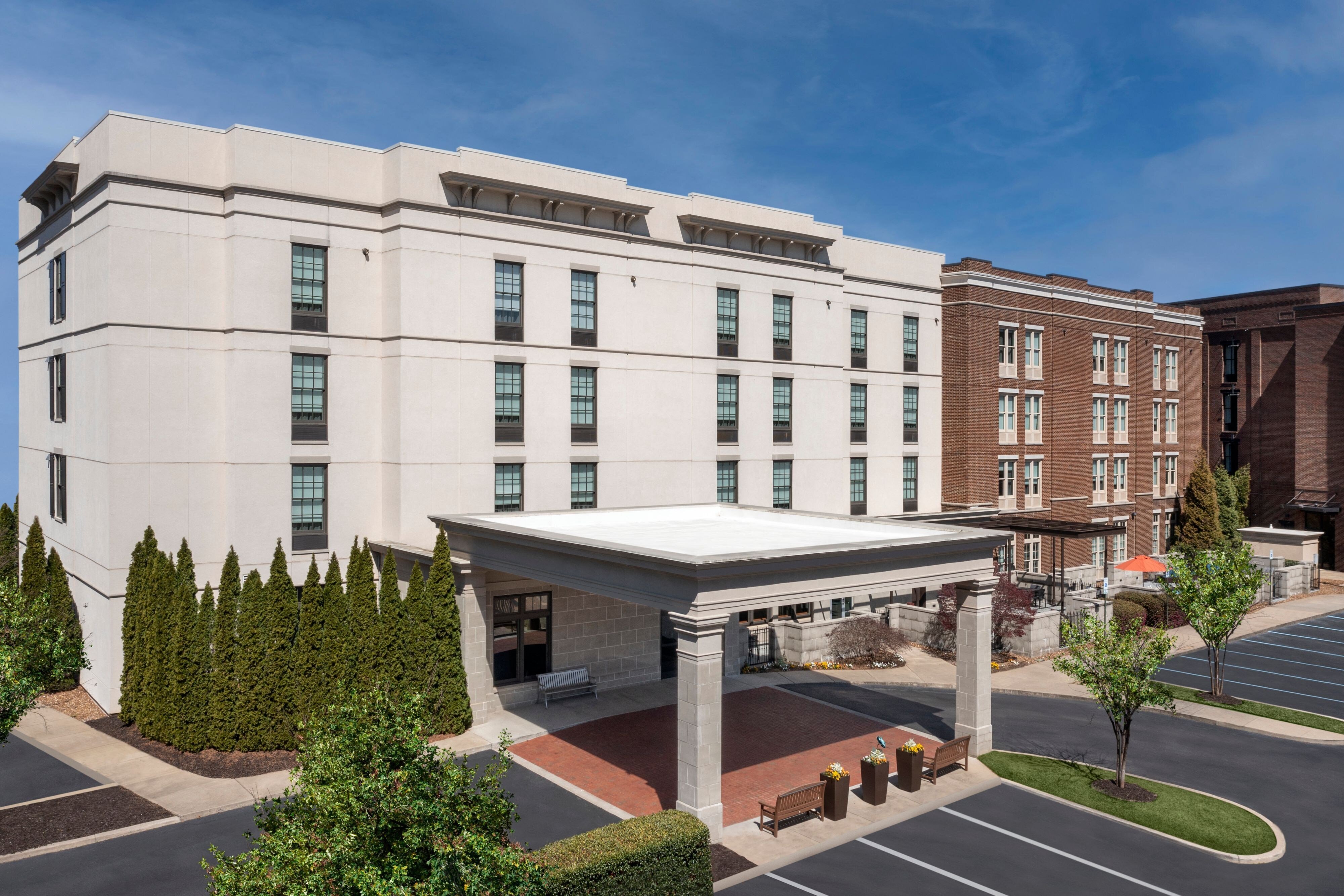 SPRINGHILL SUITES BY MARRIOTT HUNTSVILLE WEST RESEARCH PARK 150   Entrance 