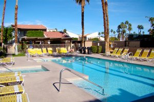Pool & Beach