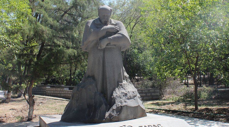 Памятник Тарасу Шевченко (1814-1861)