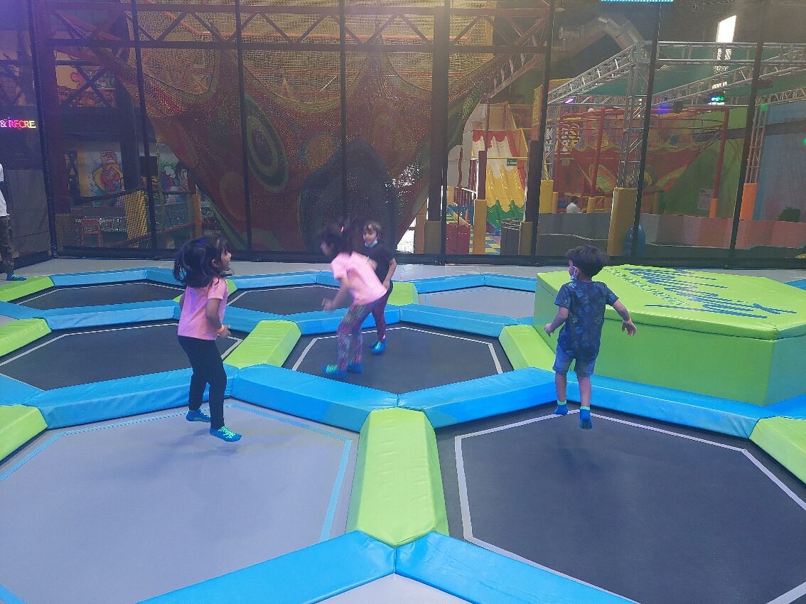 Батутный парк Bounce Dubai