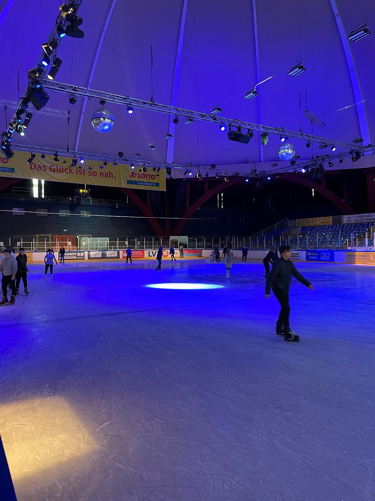 Eiszirkus Leipzig Eishalle, Eventlocation Und Heimspielstätte Der Exa