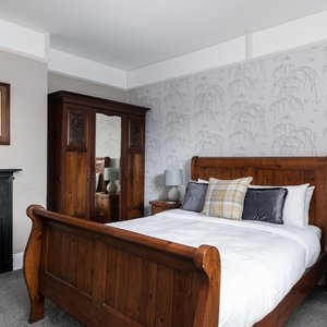 Willow Room King