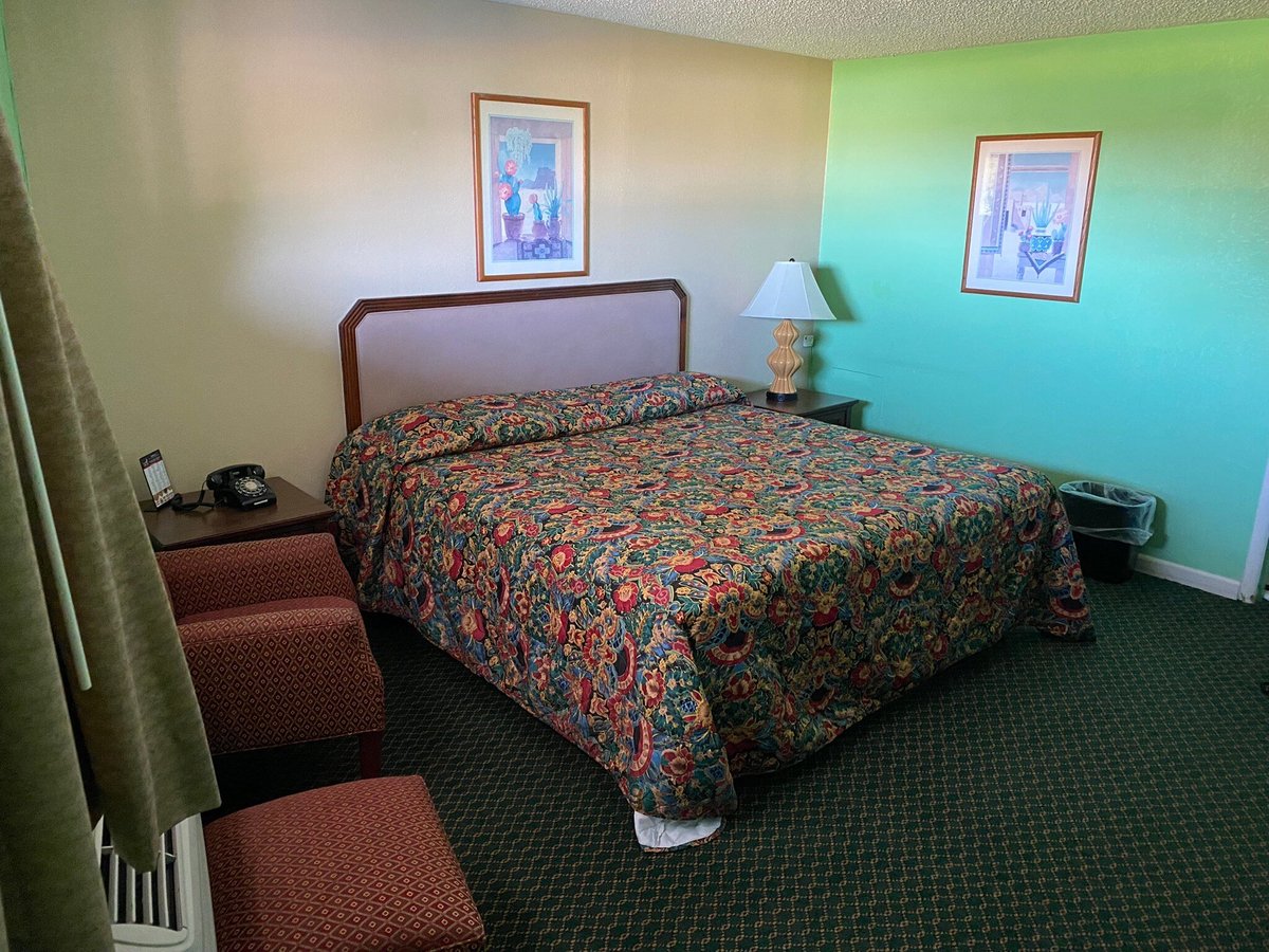 DESERT HILLS MOTEL - Updated 2024 Reviews (Tulsa, OK)