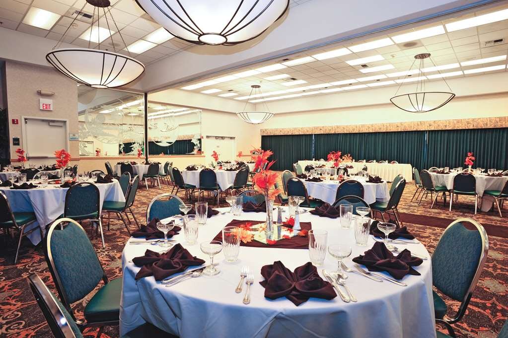 Hotel photo 37 of Shilo Inns Klamath Falls.