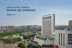 Lotte Hotel World in Seoul, image may contain: City, Urban, Office Building, Condo