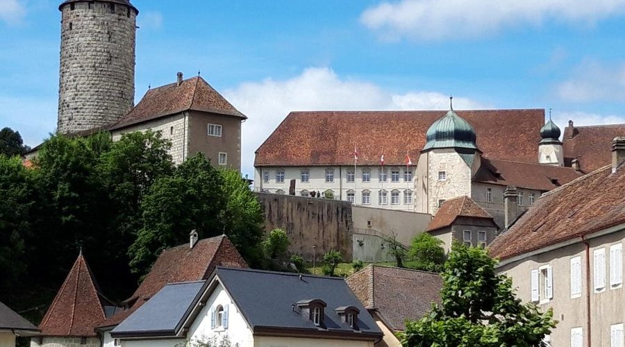 Château de Porrentruy et sa Tour Réfous (Porrentruy JU)