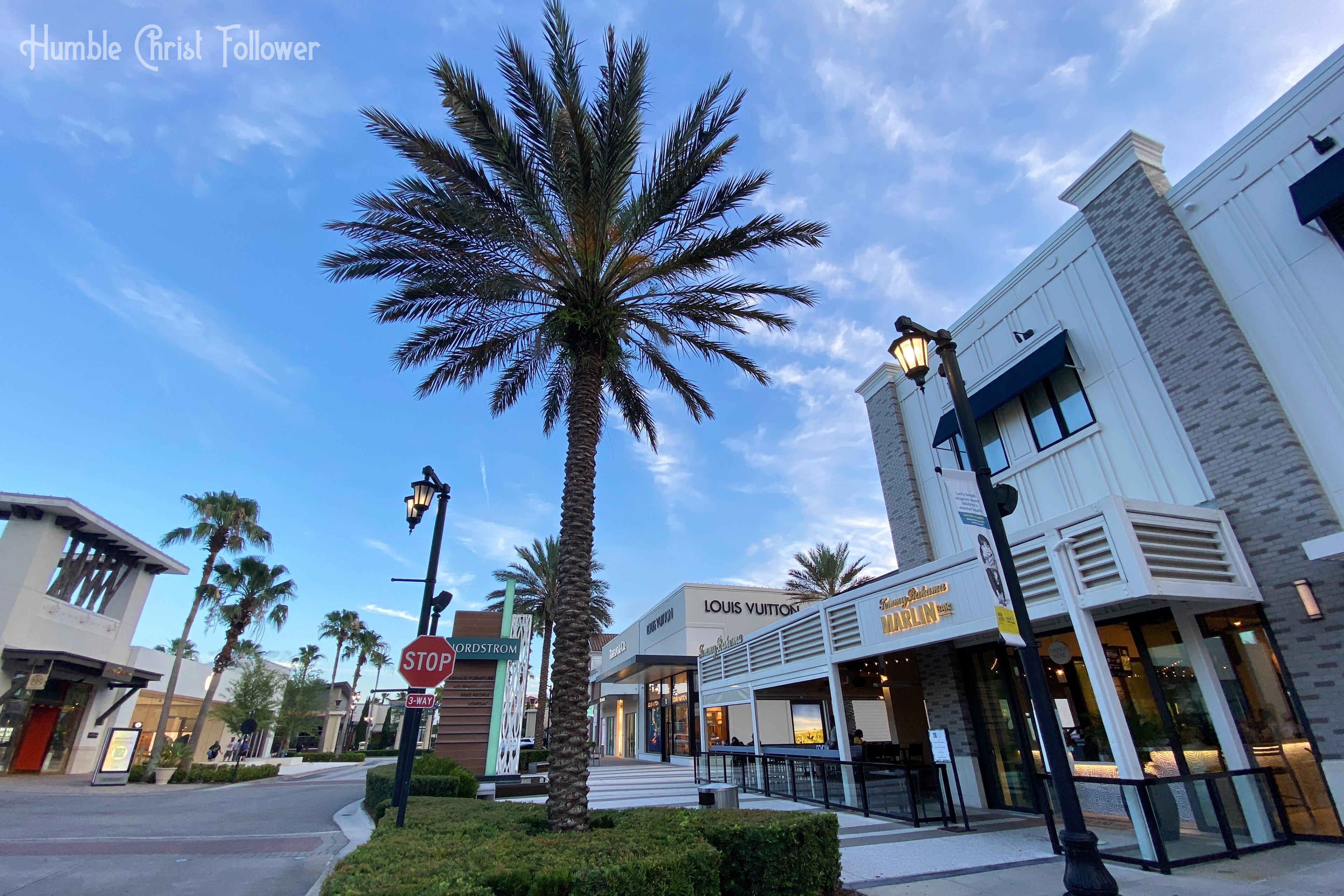 H&m st 2024 johns town center