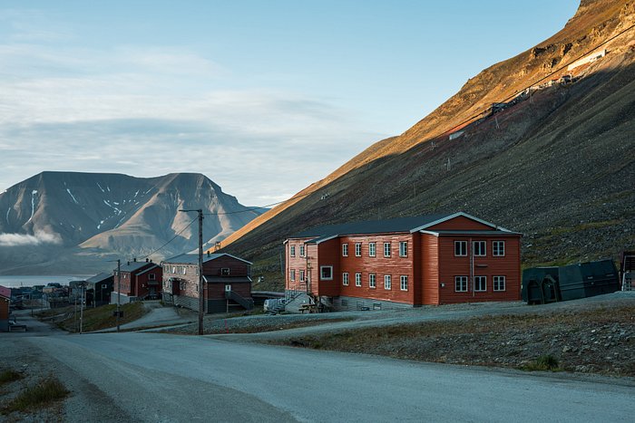 GJESTEHUSET 102 $86 ($̶2̶1̶1̶) - Updated 2022 Prices & Hostel Reviews - Longyearbyen, Norway