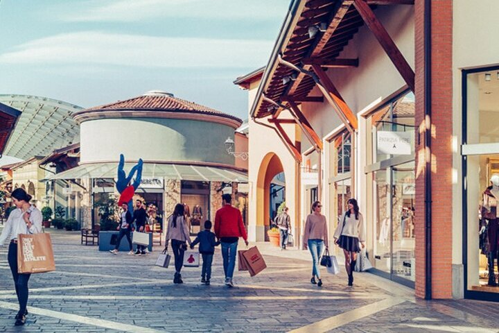 Outlet brescia orari hotsell