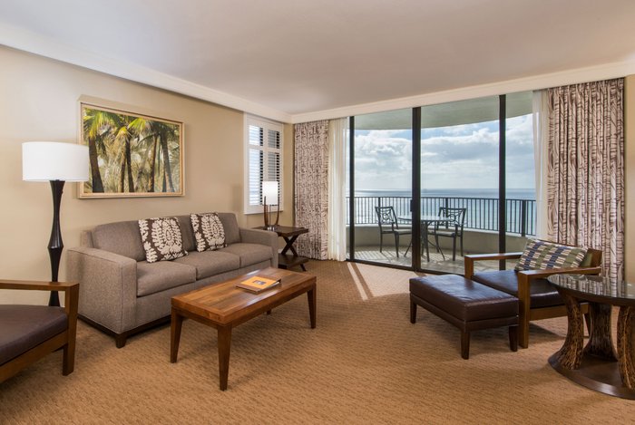 Hilton Grand Vacations Club At Hilton Hawaiian Village Private Beach 