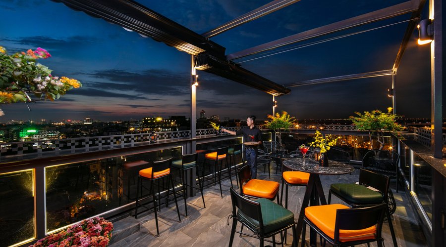 Rooftop bar where you can chil & looking one of the best view of Hanoi Old quater , Hoan kiem lake & red river .