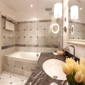 Junior Suite Business