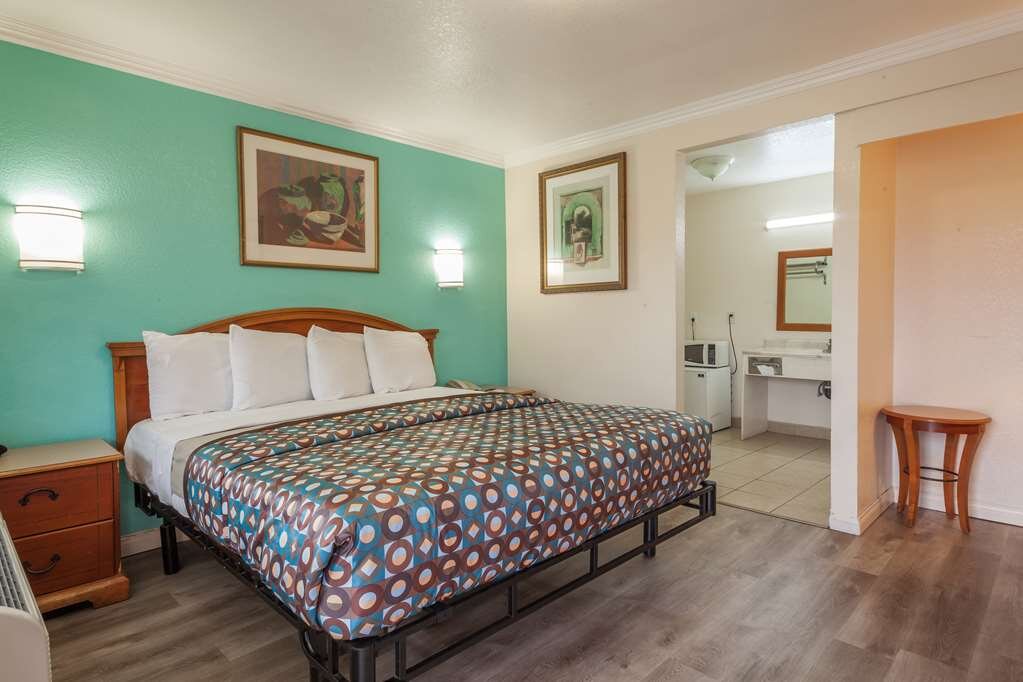 Hotel photo 21 of Vagabond Inn Hemet.