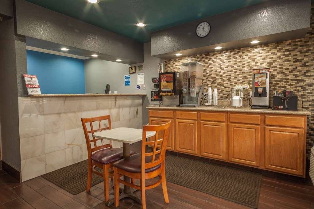 Hotel photo 20 of Vagabond Inn Hemet.