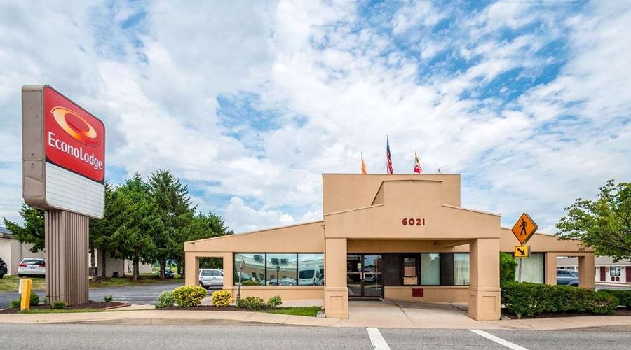 Hotel near area college