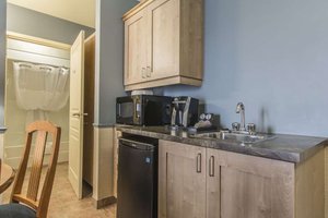 Room & Suite