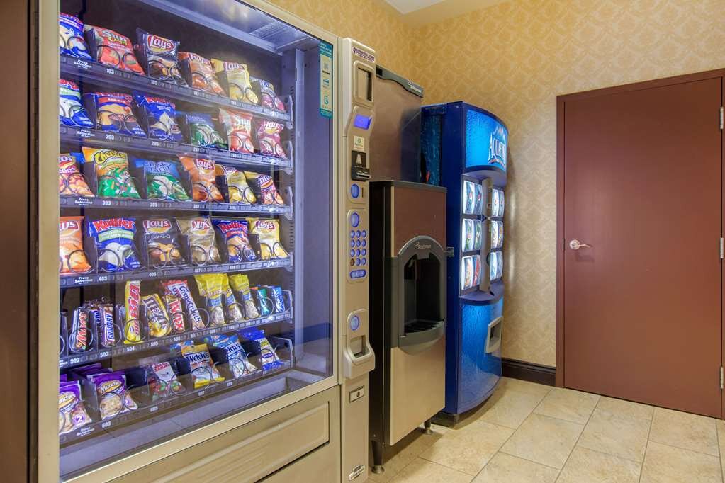 COMFORT INN SUITES Updated 2024 Prices Hotel Reviews Levis Quebec   Hotel Vending Area 