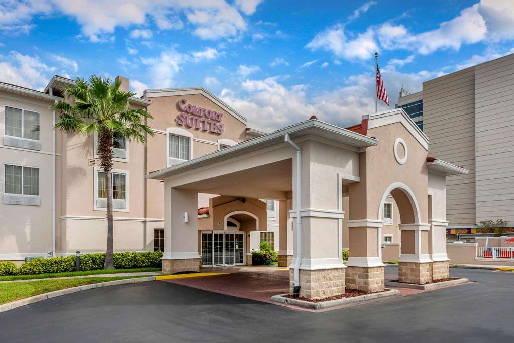 Comfort Suites Downtown UPDATED 2024 Prices Reviews Photos   Hotel Exterior 