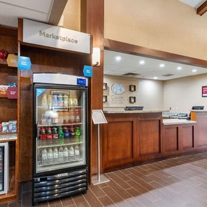 Comfort Suites Downtown in Orlando, image may contain: Hotel, Inn, Housing, City