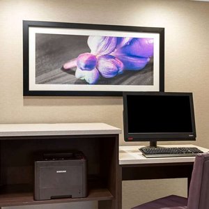 La Quinta Inn & Suites by Wyndham Hartford - Bradley Airport in Windsor Locks, image may contain: Hotel, Inn, City, Urban