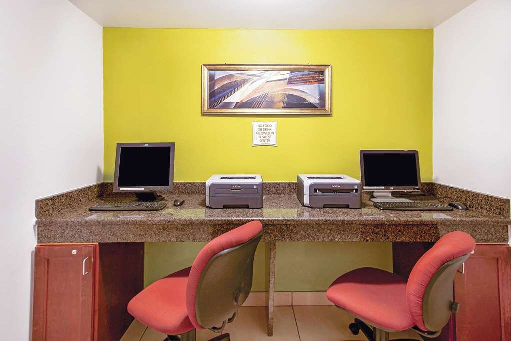 Hotel photo 69 of La Quinta Inn by Wyndham Orlando International Drive North.