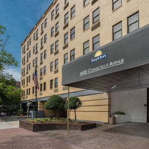 Welcome to The Days Inn Washington DC