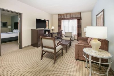 Hotel photo 2 of La Quinta Inn & Suites by Wyndham DFW Airport West - Euless.