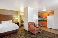 Hotel photo 11 of La Quinta Inn & Suites by Wyndham Las Vegas Red Rock.