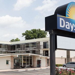 Welcome to the Raleigh Days Inn South
