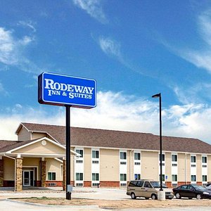 Rodeway Inn & Suites hotel in Phillipsburg, KS