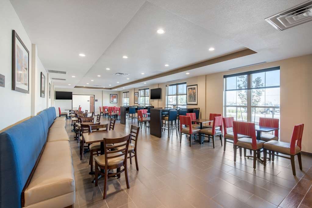 COMFORT SUITES DENVER INTERNATIONAL AIRPORT Updated 2024 Reviews   Spacious Breakfast Area 