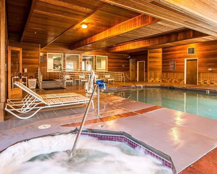 Comfort Suites Clackamas Pool Pictures & Reviews - Tripadvisor