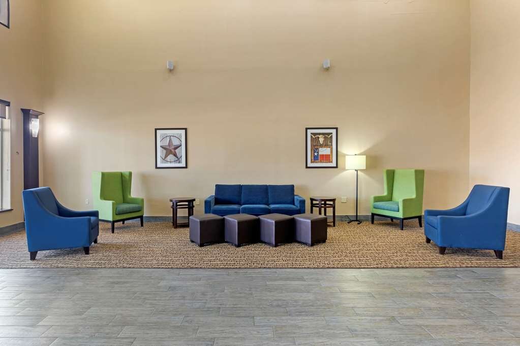 COMFORT SUITES GAINESVILLE Hotel Reviews Photos Rate Comparison   Lobby With Sitting Area 