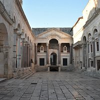 The Peristyle of Diocletian's Palace (Split) - All You Need to Know ...