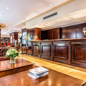 Lobby at Villa Pantheon Paris