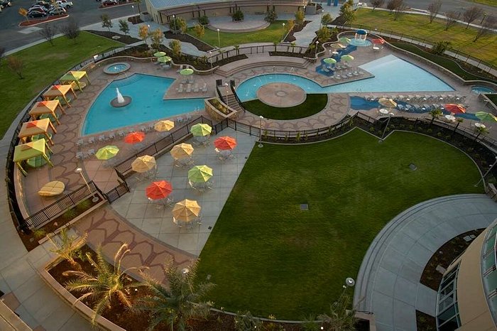 Fantastic pool in this middle of nowhere place - Picture of Tachi Palace  Hotel & Casino, Lemoore - Tripadvisor