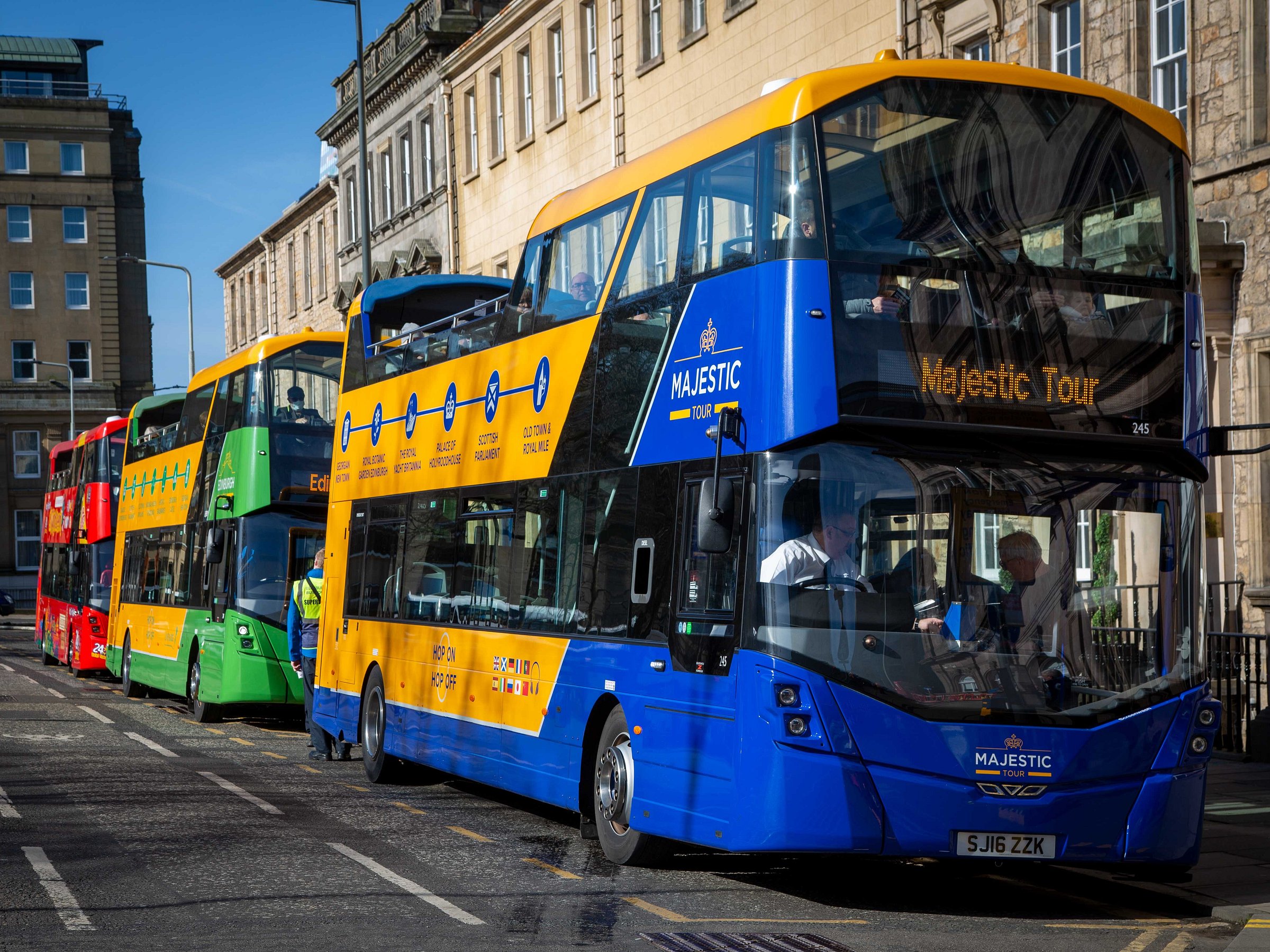 edinburgh bus tours jobs