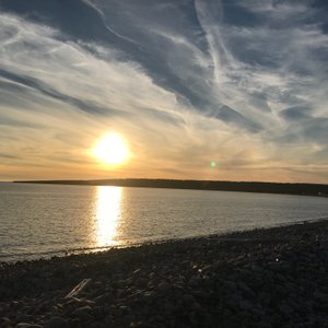 5kms of coastline 5 ocean beach and many more swimming holes including Gypsum Mine Lake 30 min walk there as well town vista.