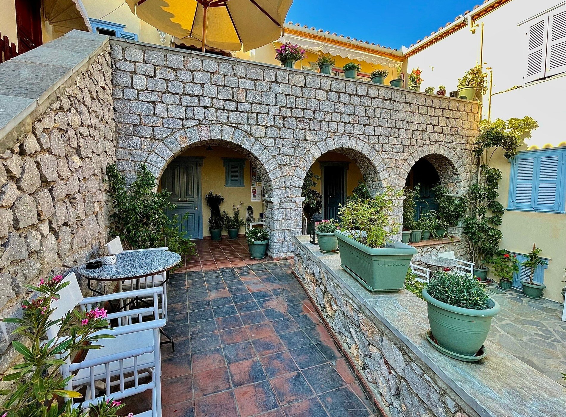 Alkionides Pension by null