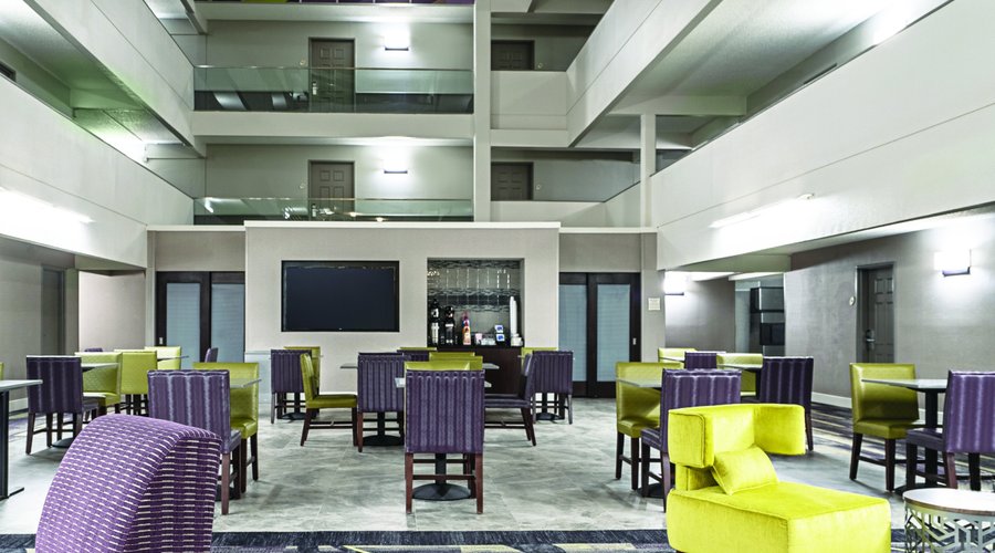 Breakfast Sitting area