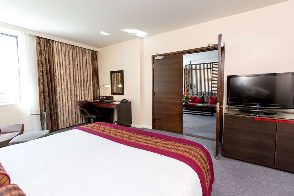 Hotel photo 1 of Hilton London Canary Wharf.