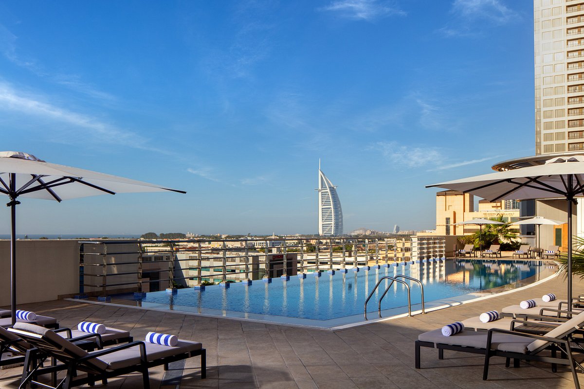 Staybridge Suites Dubai Internet City、ドバイのホテル