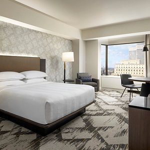 Work, relax and refresh as you please in our modern guest rooms with a king size bed! 